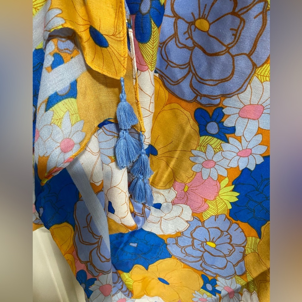 ⭐️New DO EVERYTHING IN LOVE
Floral Print Kimono - Picture 14 of 15